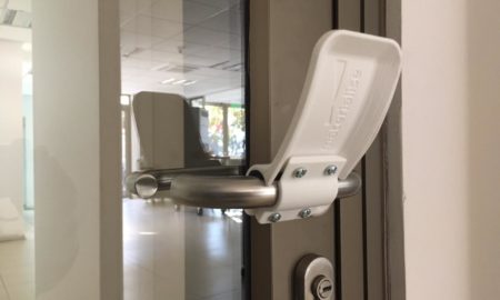 Desarrollan dispositivos "abre fácil" para evitar contacto con superficies