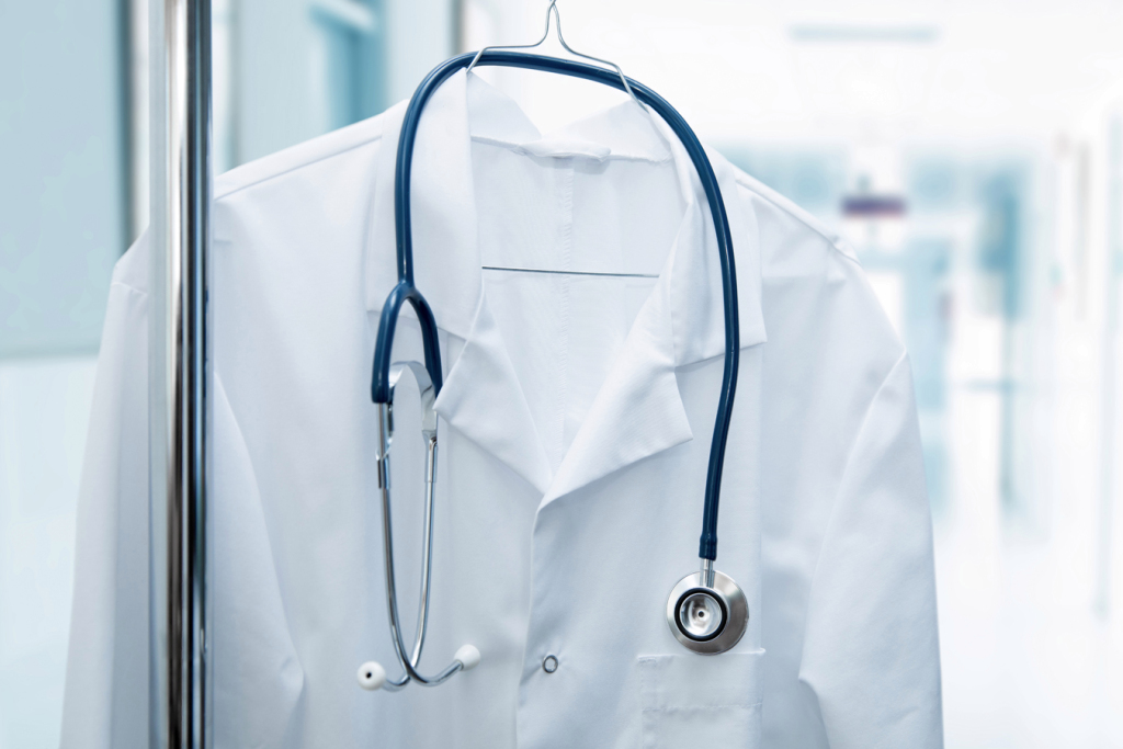 Hospital Sótero del Río confirmó la muerte de un médico contagiado con covid-19