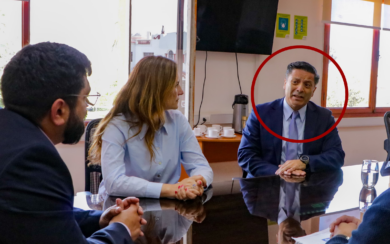 Ángelo Hernández junto al Delegado Presidencial Galo Luna y Alicia Cebrián Directora Nacional de SENAPRED