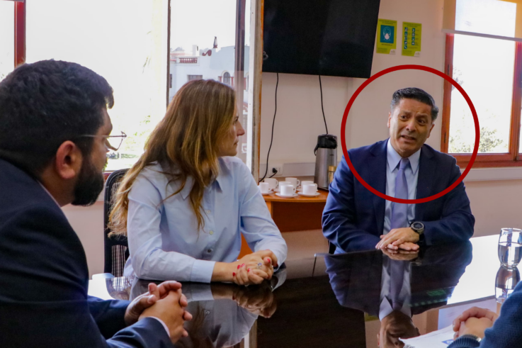Ángelo Hernández junto al Delegado Presidencial Galo Luna y Alicia Cebrián Directora Nacional de SENAPRED